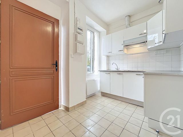 Appartement F2 à louer - 2 pièces - 29.44 m2 - STE COLOMBE - 77 - ILE-DE-FRANCE - Century 21 L.C. Immobilier