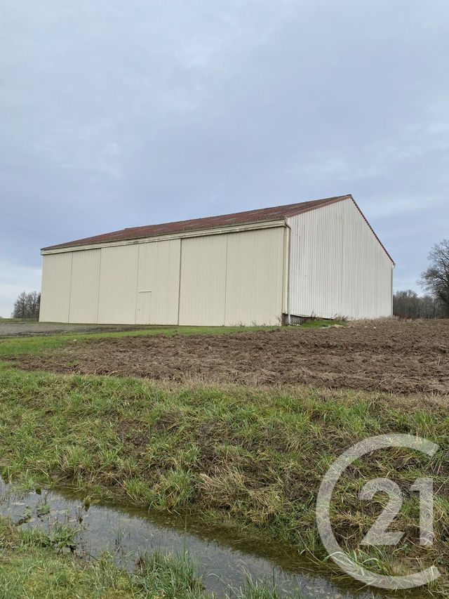 parking à louer - 336.0 m2 - COULOMMIERS - 77 - ILE-DE-FRANCE - Century 21 L.C. Immobilier