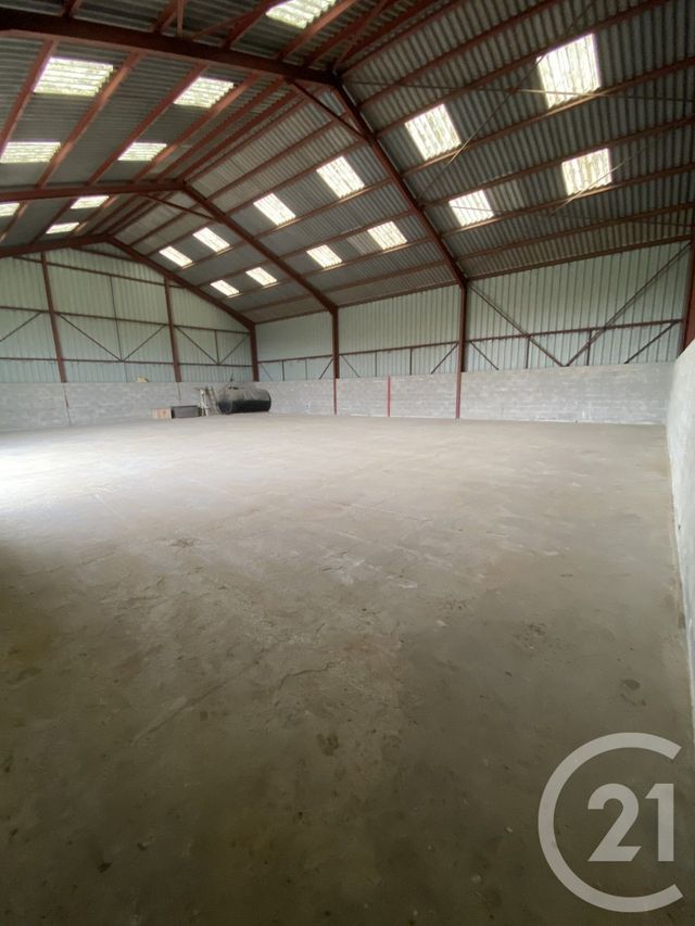 parking à louer - 336.0 m2 - COULOMMIERS - 77 - ILE-DE-FRANCE - Century 21 L.C. Immobilier