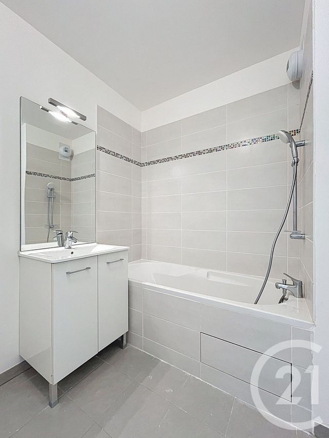 Appartement F3 à vendre - 3 pièces - 60.97 m2 - NANGIS - 77 - ILE-DE-FRANCE - Century 21 L.C. Immobilier