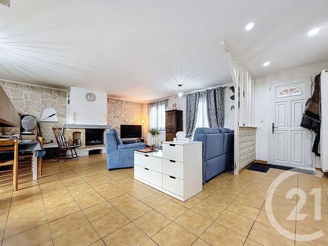 maison à vendre - 5 pièces - 107.8 m2 - MORMANT - 77 - ILE-DE-FRANCE - Century 21 L.C. Immobilier