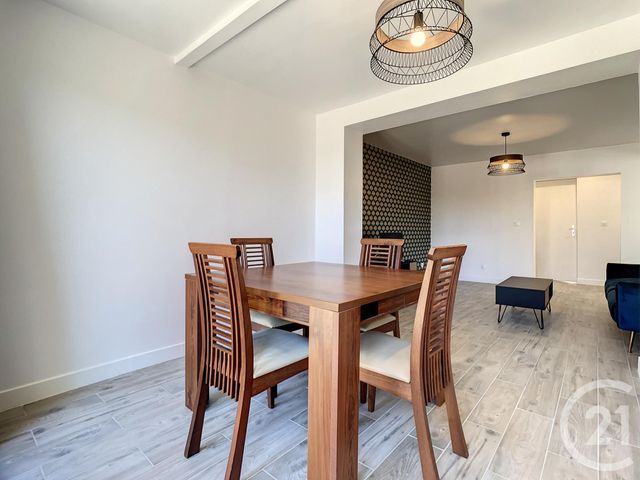 Appartement F3 à louer - 3 pièces - 60.73 m2 - NANGIS - 77 - ILE-DE-FRANCE - Century 21 L.C. Immobilier