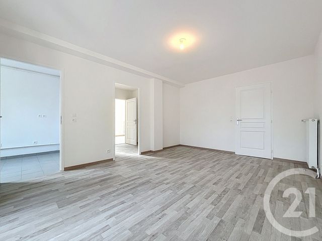 Appartement F3 à louer - 3 pièces - 60.97 m2 - NANGIS - 77 - ILE-DE-FRANCE - Century 21 L.C. Immobilier