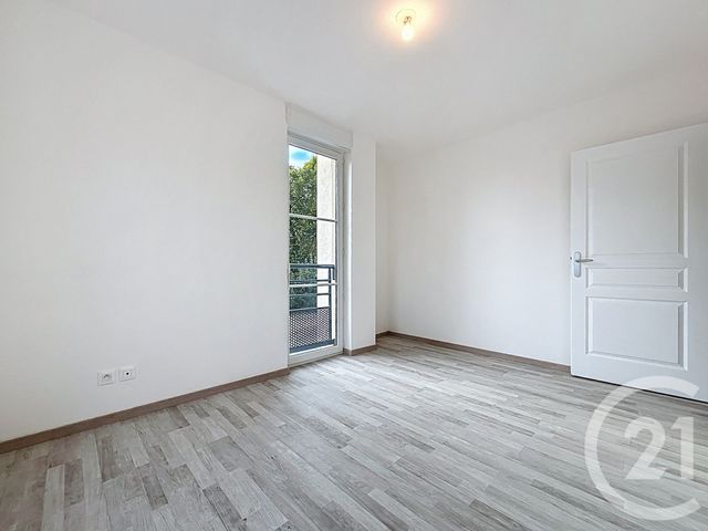 Appartement F3 à louer - 3 pièces - 60.97 m2 - NANGIS - 77 - ILE-DE-FRANCE - Century 21 L.C. Immobilier