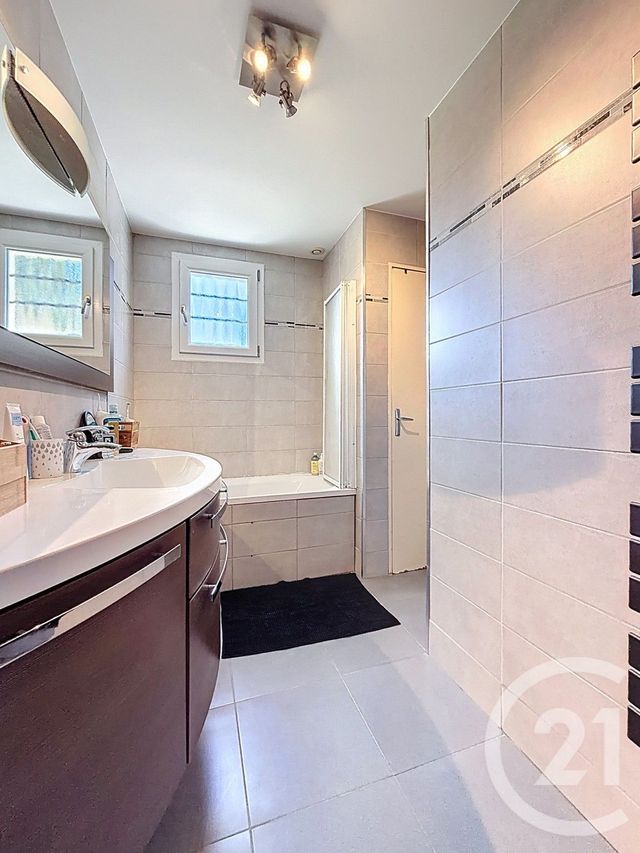 maison à vendre - 7 pièces - 135.94 m2 - ROZAY EN BRIE - 77 - ILE-DE-FRANCE - Century 21 L.C. Immobilier