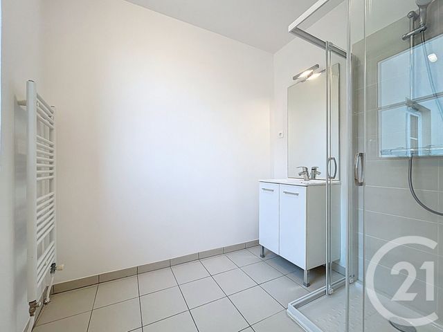 Appartement F2 à louer - 2 pièces - 48.4 m2 - NANGIS - 77 - ILE-DE-FRANCE - Century 21 L.C. Immobilier