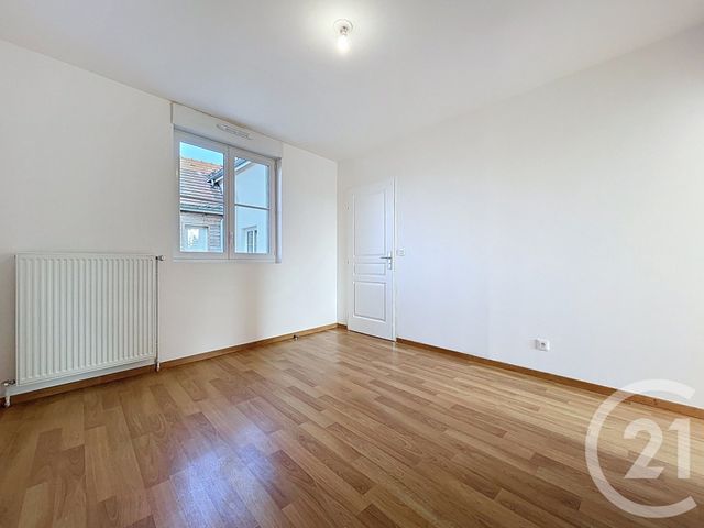 Appartement F2 à louer - 2 pièces - 48.4 m2 - NANGIS - 77 - ILE-DE-FRANCE - Century 21 L.C. Immobilier