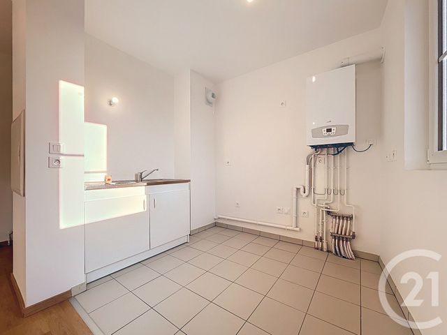 Appartement F2 à louer - 2 pièces - 48.4 m2 - NANGIS - 77 - ILE-DE-FRANCE - Century 21 L.C. Immobilier