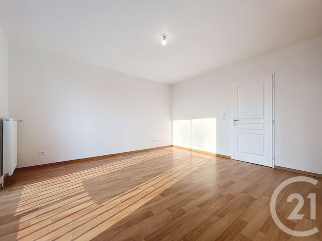 Appartement F2 à louer - 2 pièces - 48.4 m2 - NANGIS - 77 - ILE-DE-FRANCE - Century 21 L.C. Immobilier