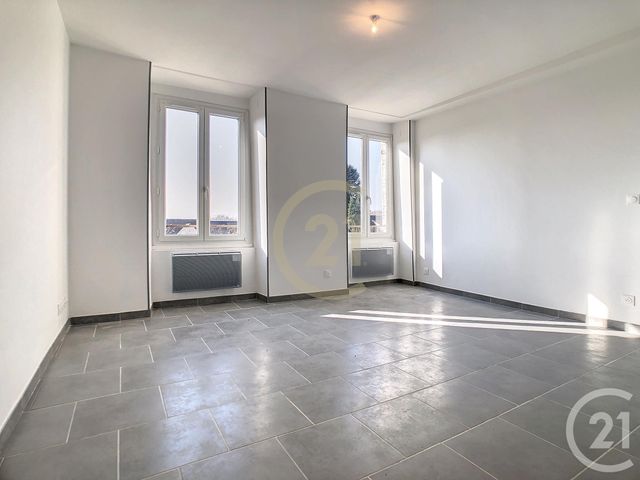 Appartement F3 à vendre - 3 pièces - 51.85 m2 - NANGIS - 77 - ILE-DE-FRANCE - Century 21 L.C. Immobilier